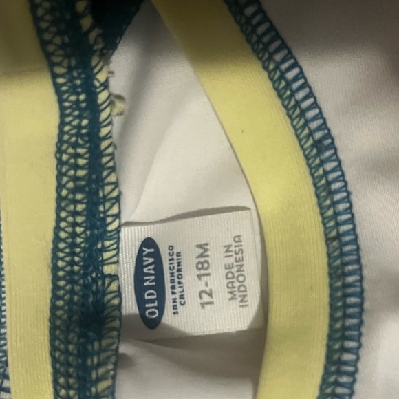 OLD NAVY Boys Rash Guard and Swim Set - Picture 9 of 11